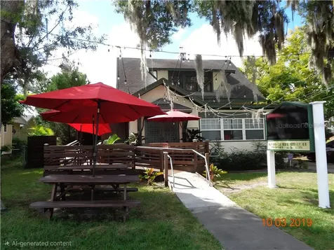 208 W Howry Avenue Deland FL 32720