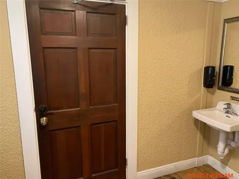 208 W Howry Avenue Deland FL 32720