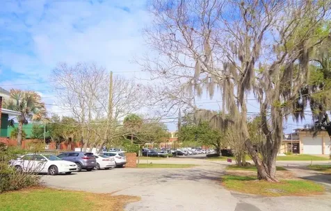 208 W Howry Avenue Deland FL 32720