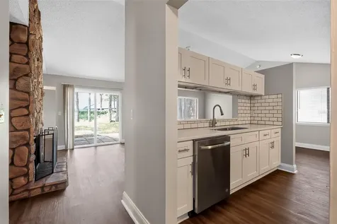 3918 Pine Breeze Road S Jacksonville FL 32257