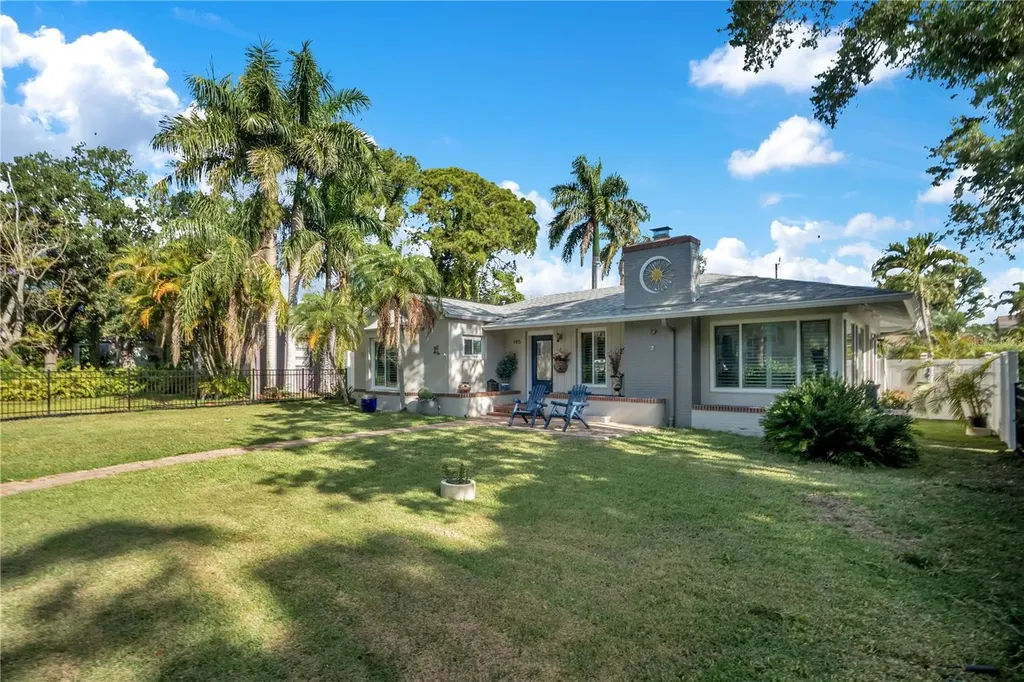145 27th Avenue N St Petersburg FL 33704