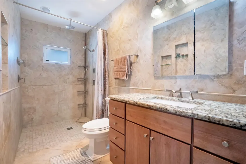 145 27th Avenue N St Petersburg FL 33704