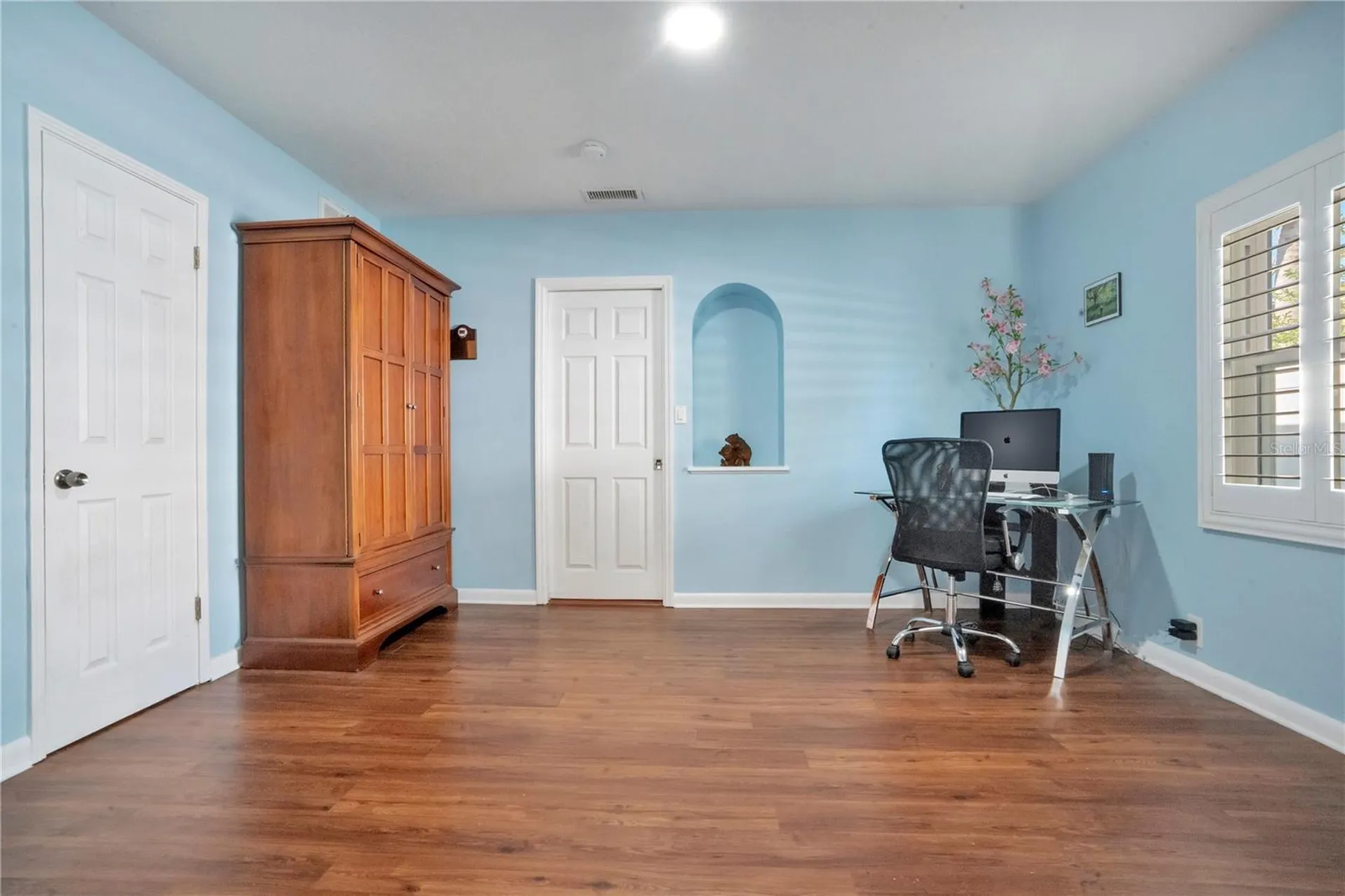 145 27th Avenue N St Petersburg FL 33704