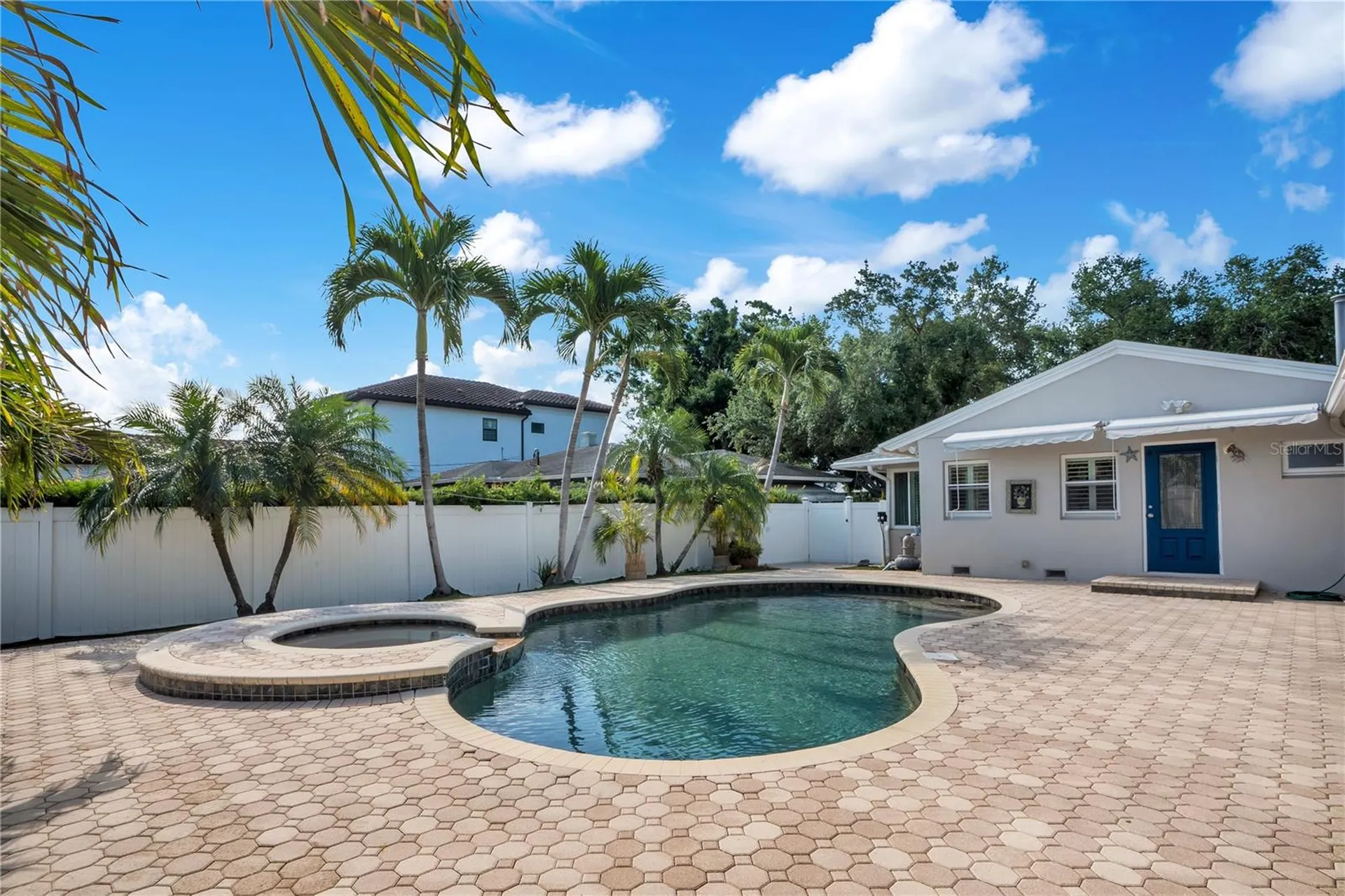 145 27th Avenue N St Petersburg FL 33704