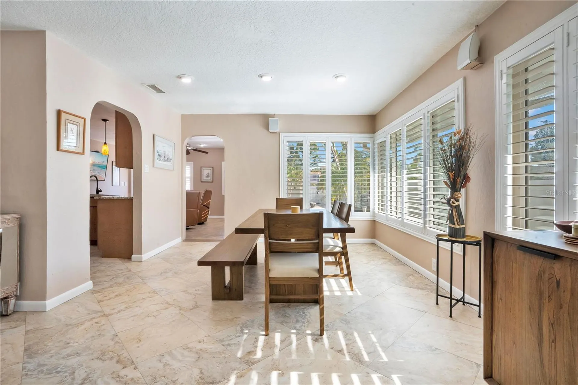 145 27th Avenue N St Petersburg FL 33704