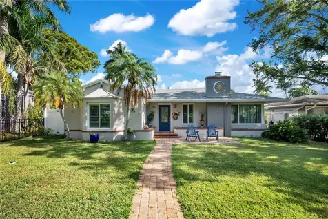 145 27th Avenue N St Petersburg FL 33704