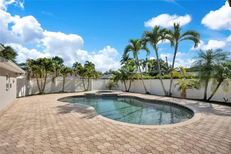145 27th Avenue N St Petersburg FL 33704
