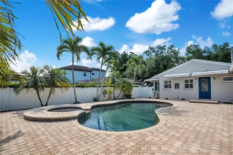 145 27th Avenue N St Petersburg FL 33704