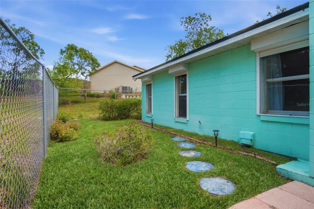 2246 W Firwood Drive Deltona FL 32725