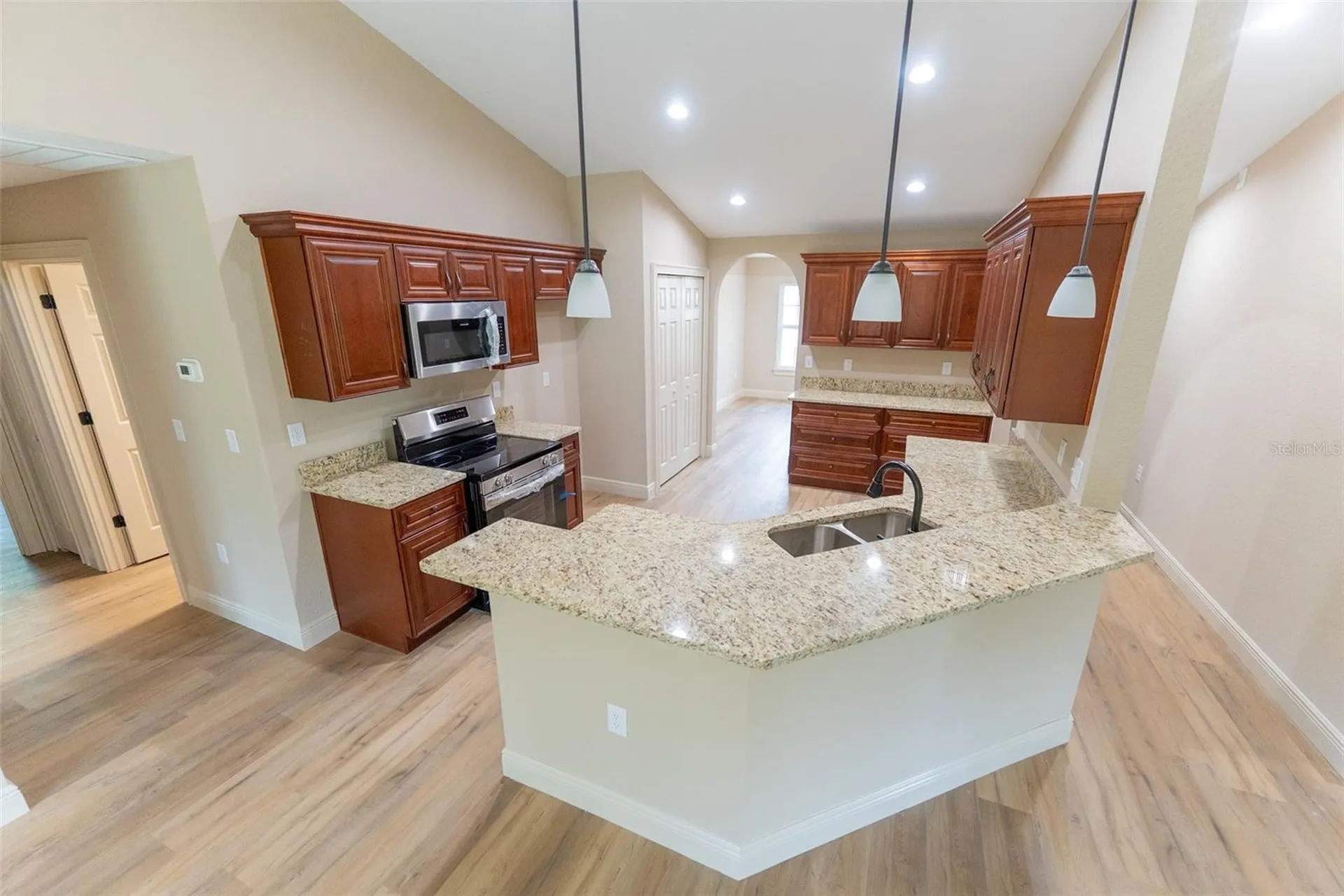 17 Guava Terrace Radial Ocklawaha FL 32179