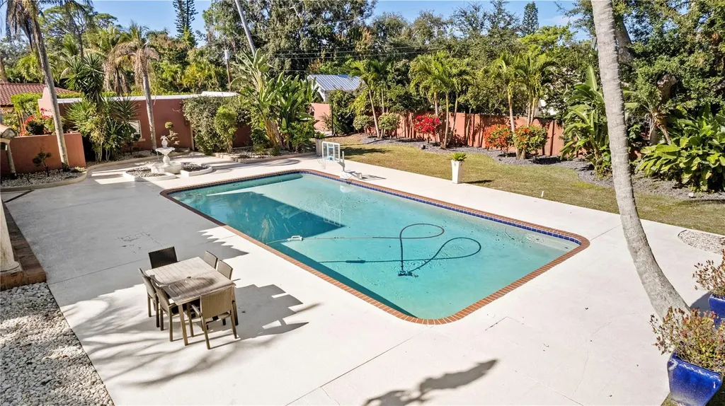 7810 Senrab Drive Bradenton FL 34209