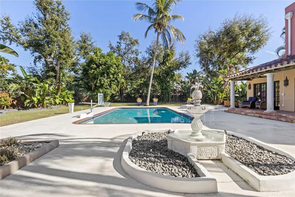 7810 Senrab Drive Bradenton FL 34209