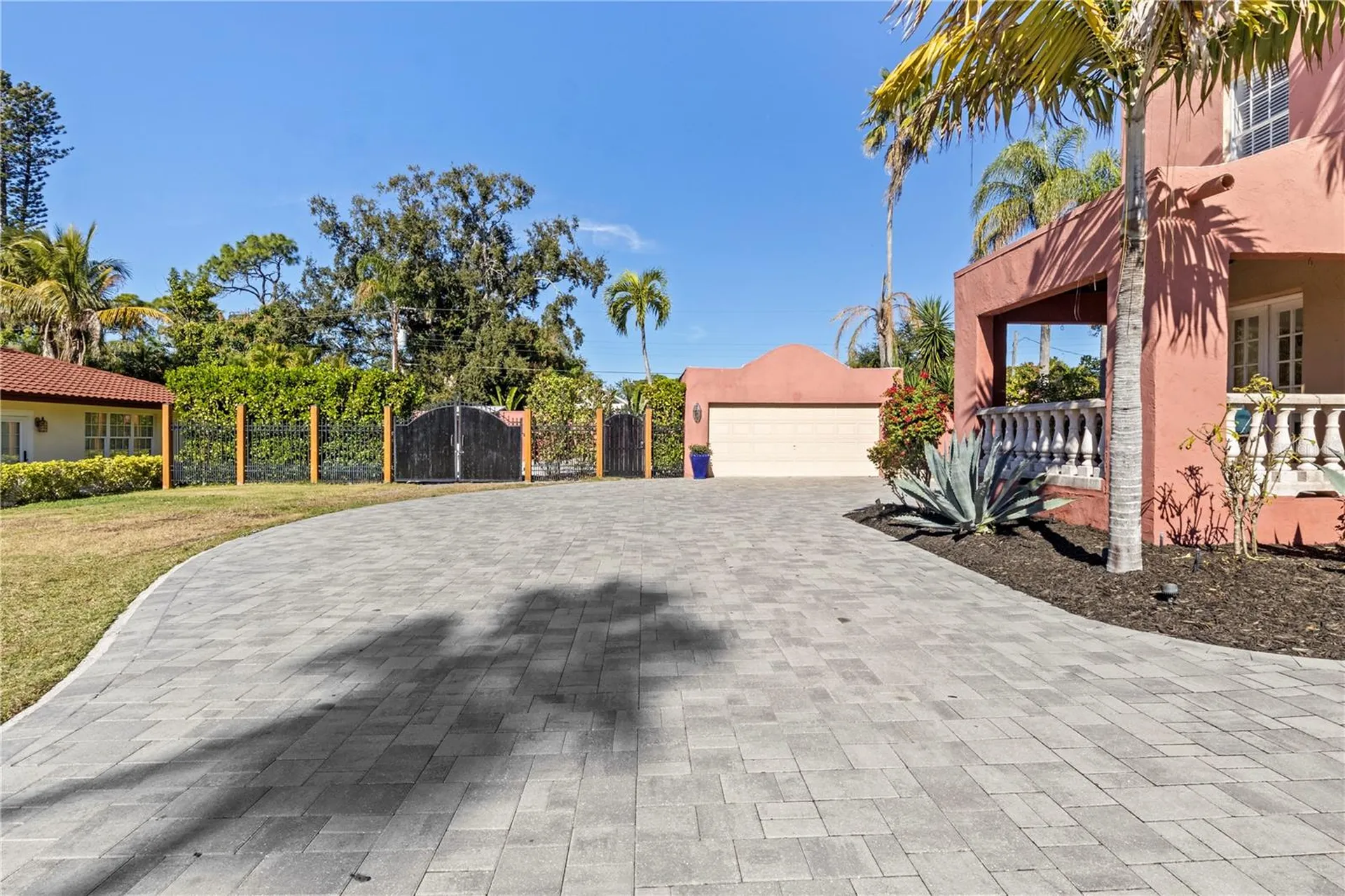 7810 Senrab Drive Bradenton FL 34209