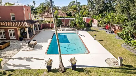 7810 Senrab Drive Bradenton FL 34209