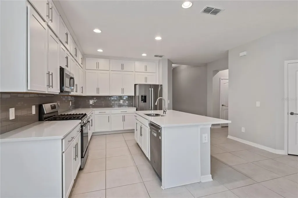 2017 Boss Hewett Street Oakland FL 34787