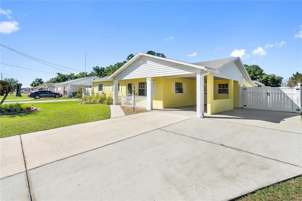 644 E Central Avenue Eagle Lake FL 33839