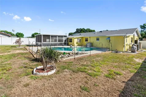 644 E Central Avenue Eagle Lake FL 33839