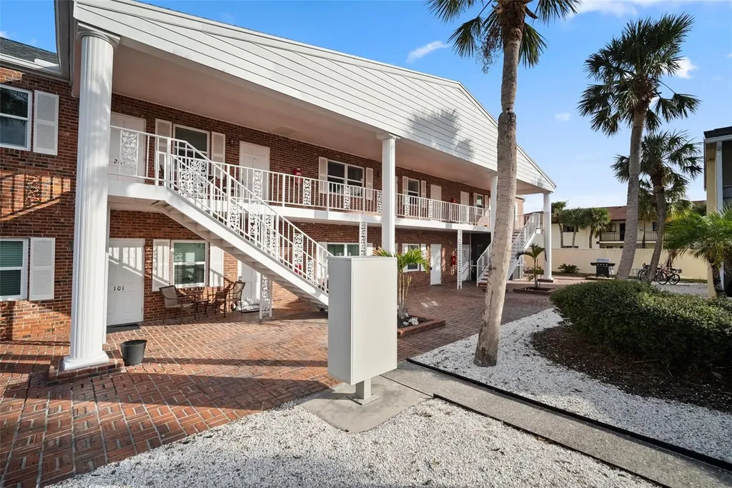 380 Base Avenue E Venice FL 34285