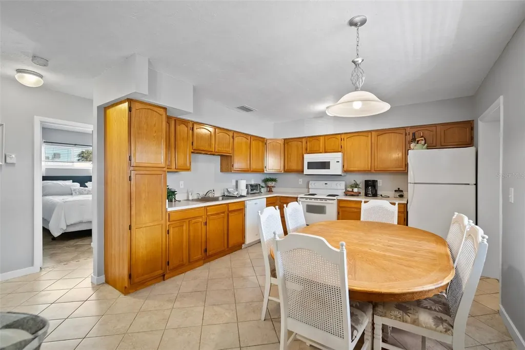 380 Base Avenue E Venice FL 34285