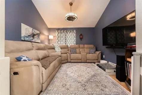 9060 Pinebreeze Drive Riverview FL 33578