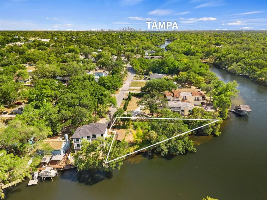 323 W Hanlon Street Tampa FL 33604