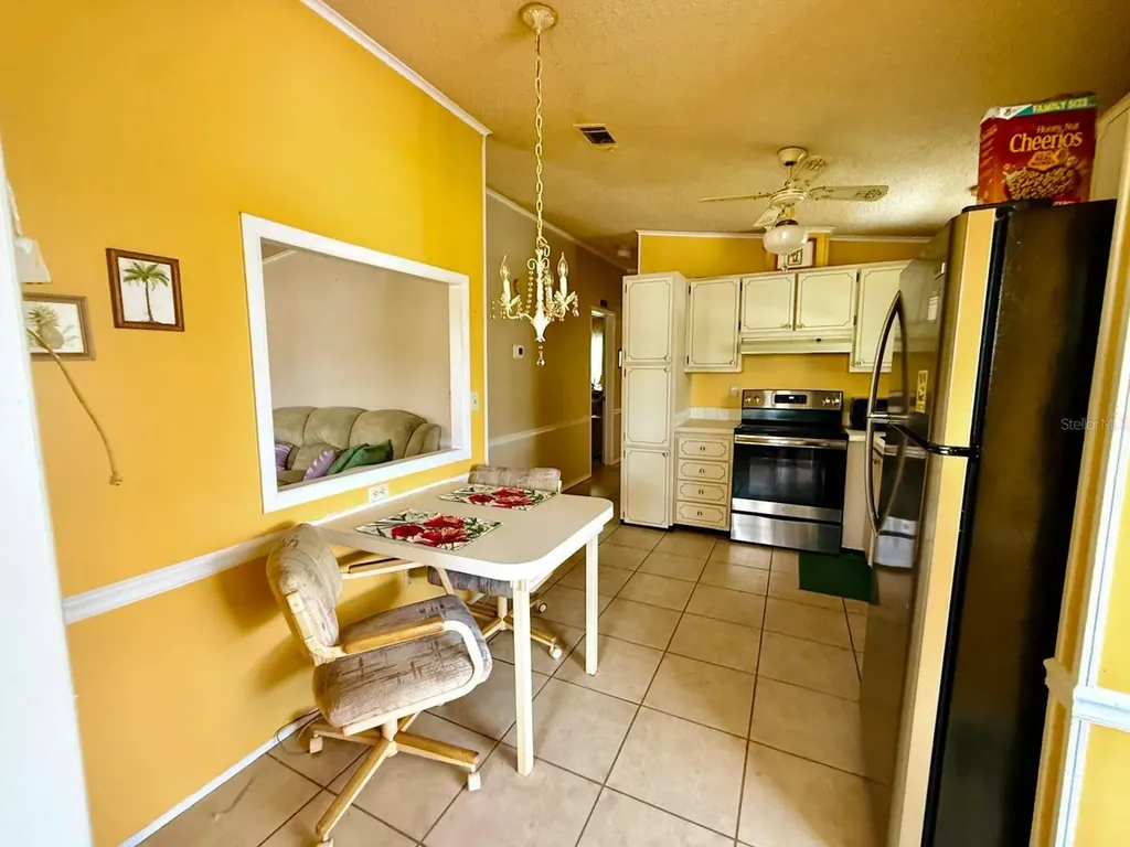 1820 W Schwartz Boulevard Lady Lake FL 32159