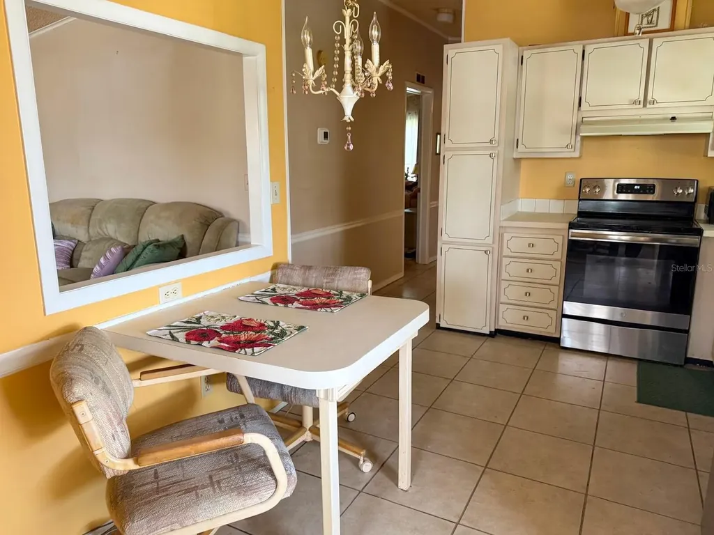 1820 W Schwartz Boulevard Lady Lake FL 32159