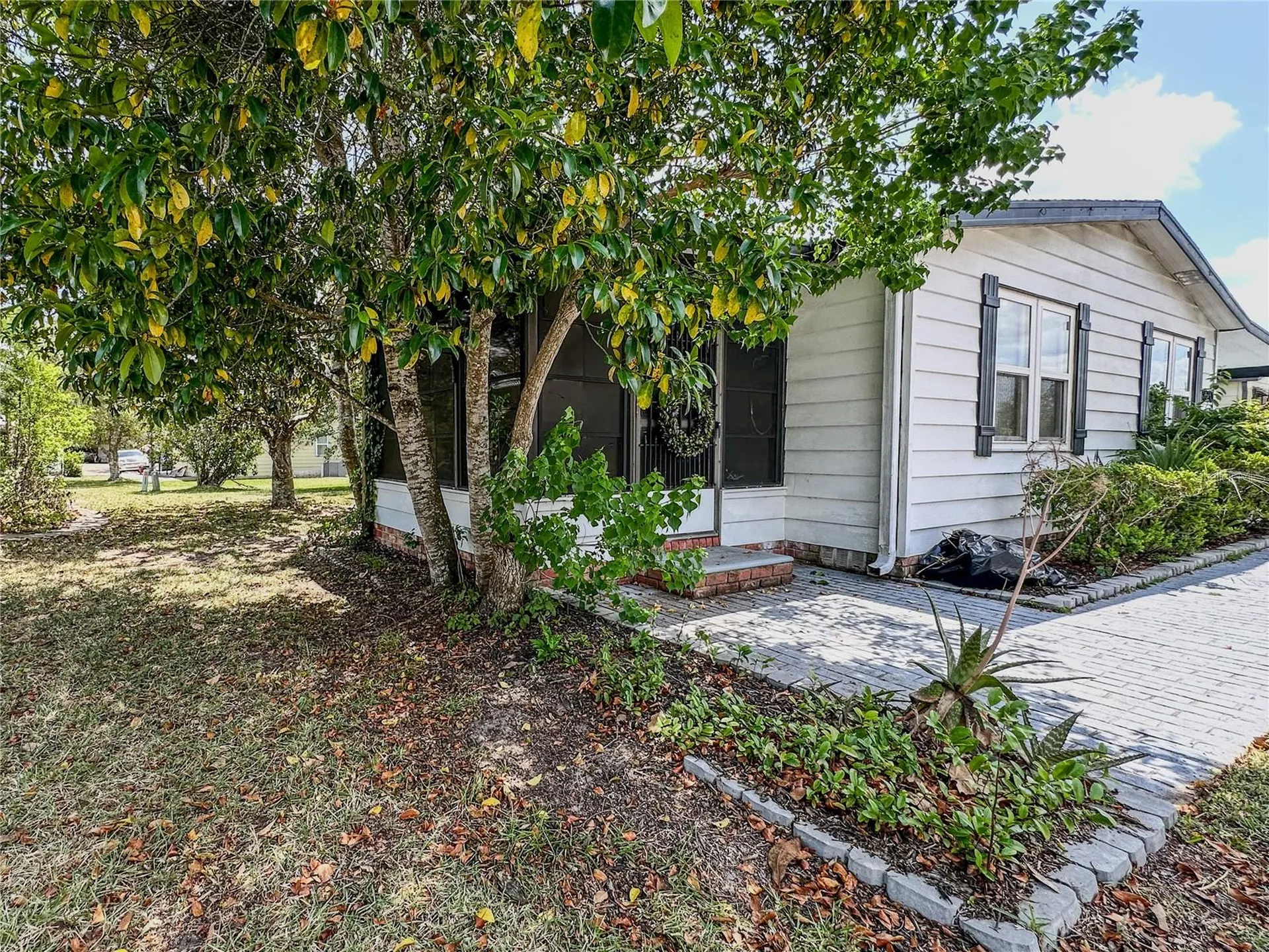 1820 W Schwartz Boulevard Lady Lake FL 32159