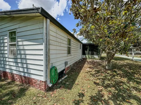 1820 W Schwartz Boulevard Lady Lake FL 32159