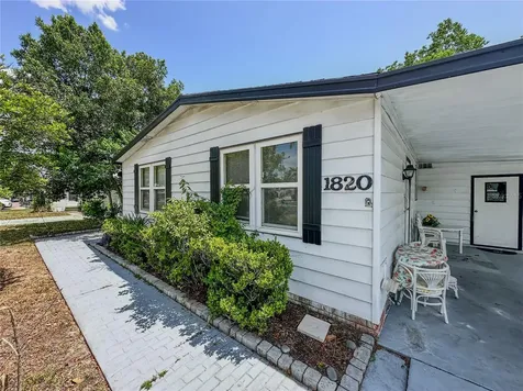 1820 W Schwartz Boulevard Lady Lake FL 32159