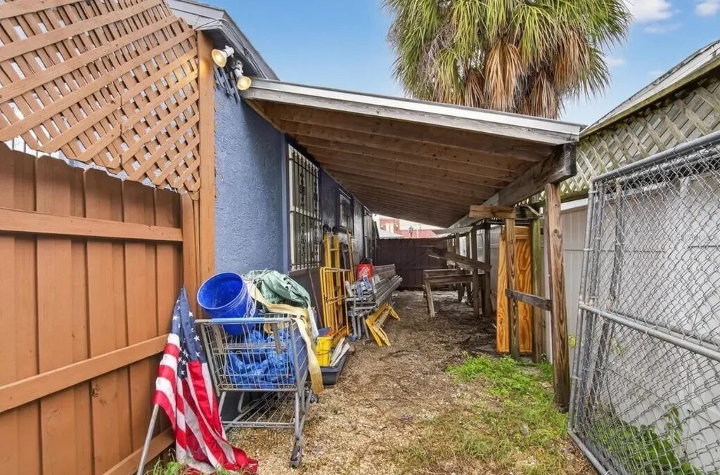1305 N Armenia Avenue Tampa FL 33607