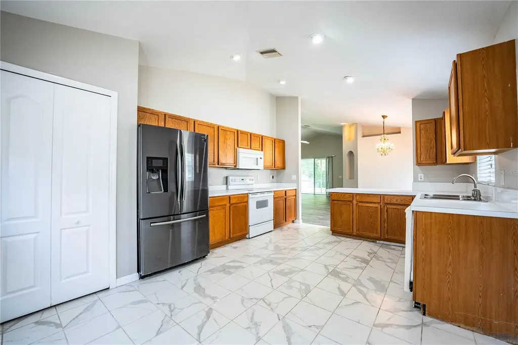 10458 Lucaya Drive Tampa FL 33647