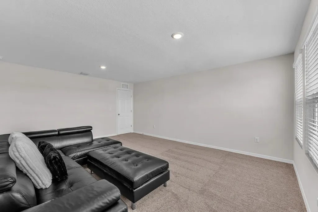 12952 Wellspring Drive Lithia FL 33547