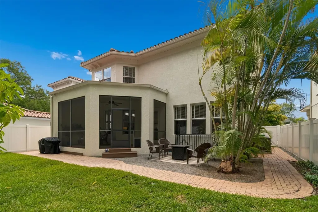 3303 W Fielder Street Tampa FL 33611