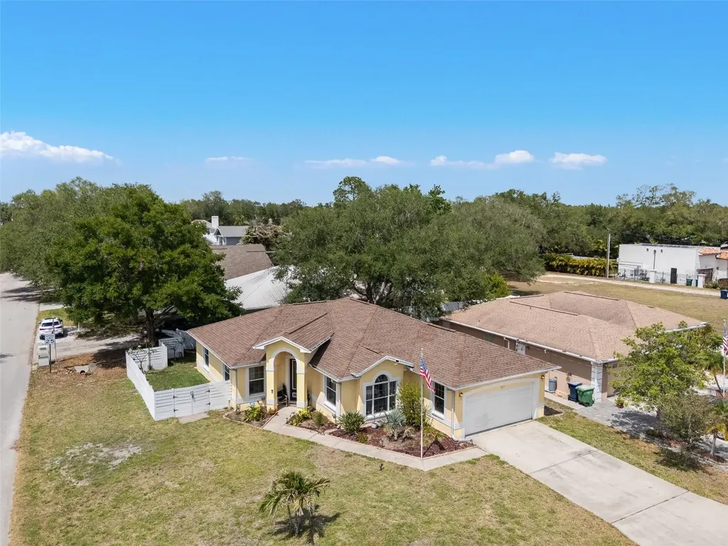3217 W Bay Avenue Tampa FL 33611