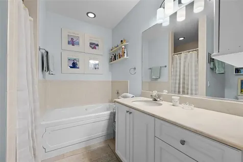 3217 W Bay Avenue Tampa FL 33611