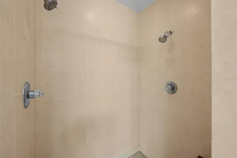 3217 W Bay Avenue Tampa FL 33611