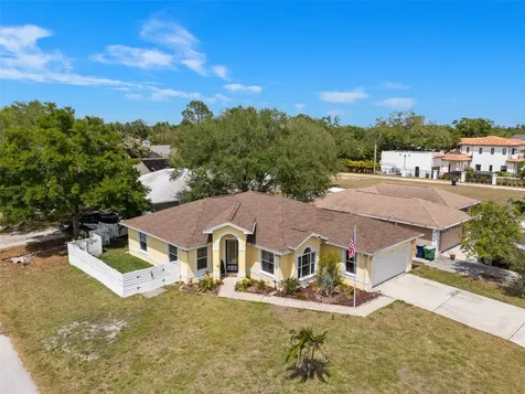 3217 W Bay Avenue Tampa FL 33611