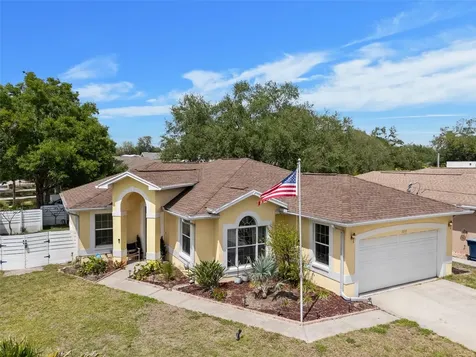 3217 W Bay Avenue Tampa FL 33611