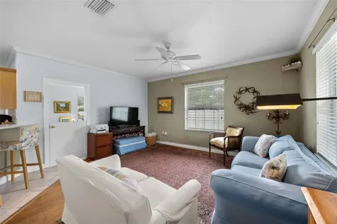 3217 W Bay Avenue Tampa FL 33611