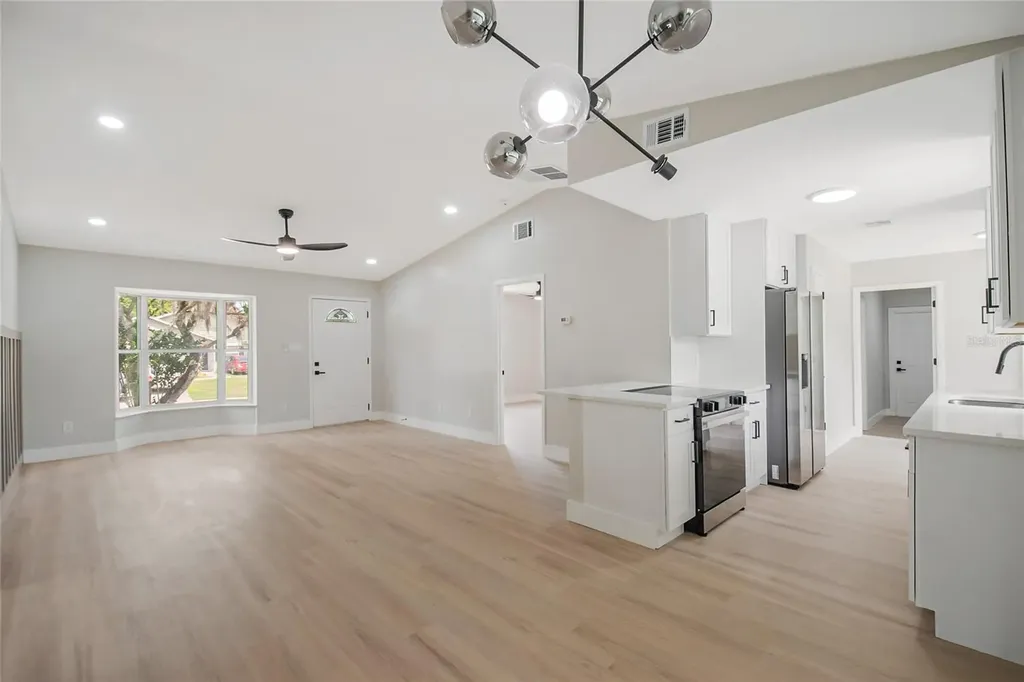 8742 Brackenwood Drive Orlando FL 32829