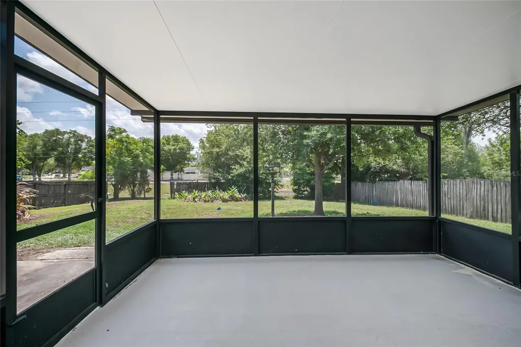 8742 Brackenwood Drive Orlando FL 32829