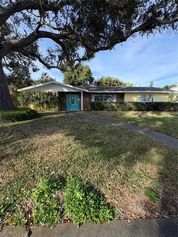 498 Bayview Drive NE St Petersburg FL 33704