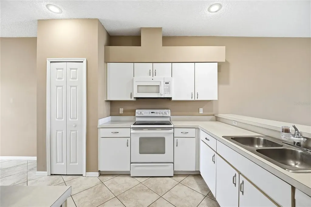 177 Club Villas Lane Kissimmee FL 34744