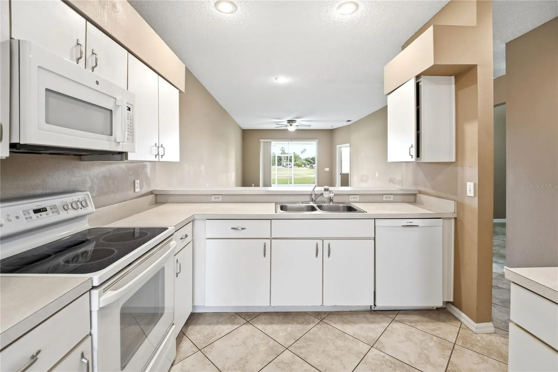 177 Club Villas Lane Kissimmee FL 34744