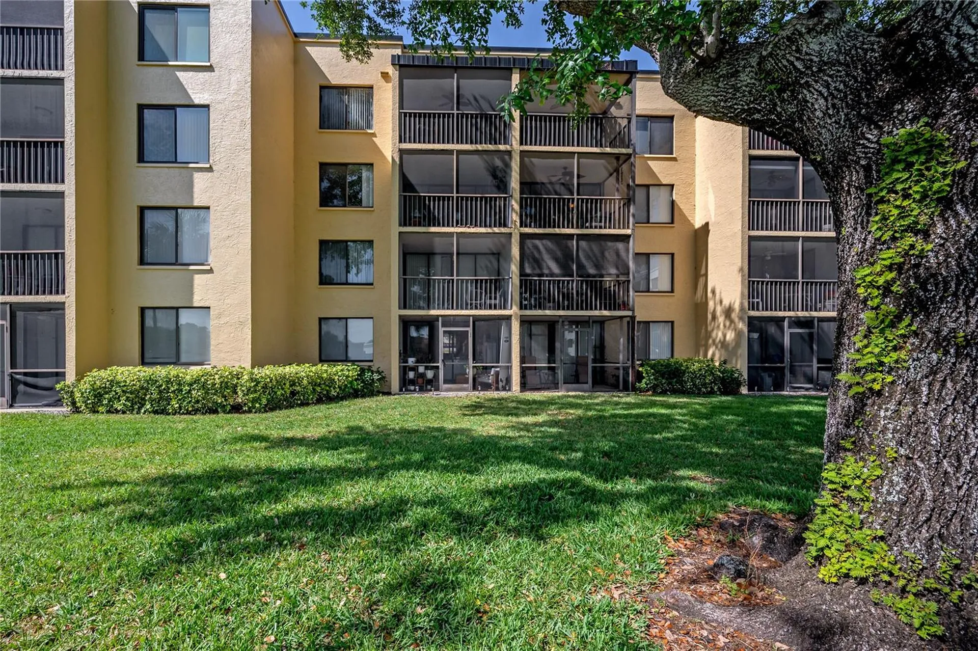 2424 W Tampa Bay Boulevard Tampa FL 33607