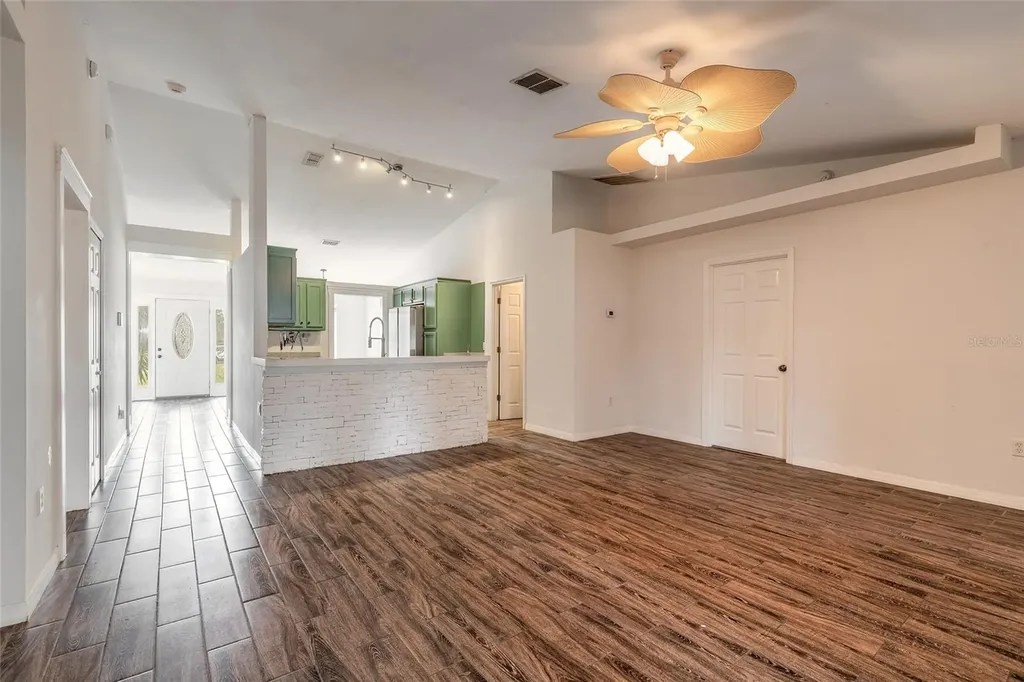 1031 E Walts Avenue Deland FL 32724