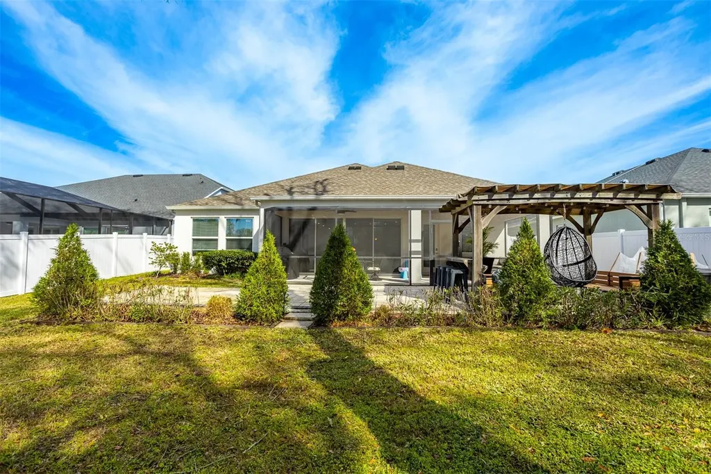 4914 Lakeshore Oaks Court Tampa FL 33624