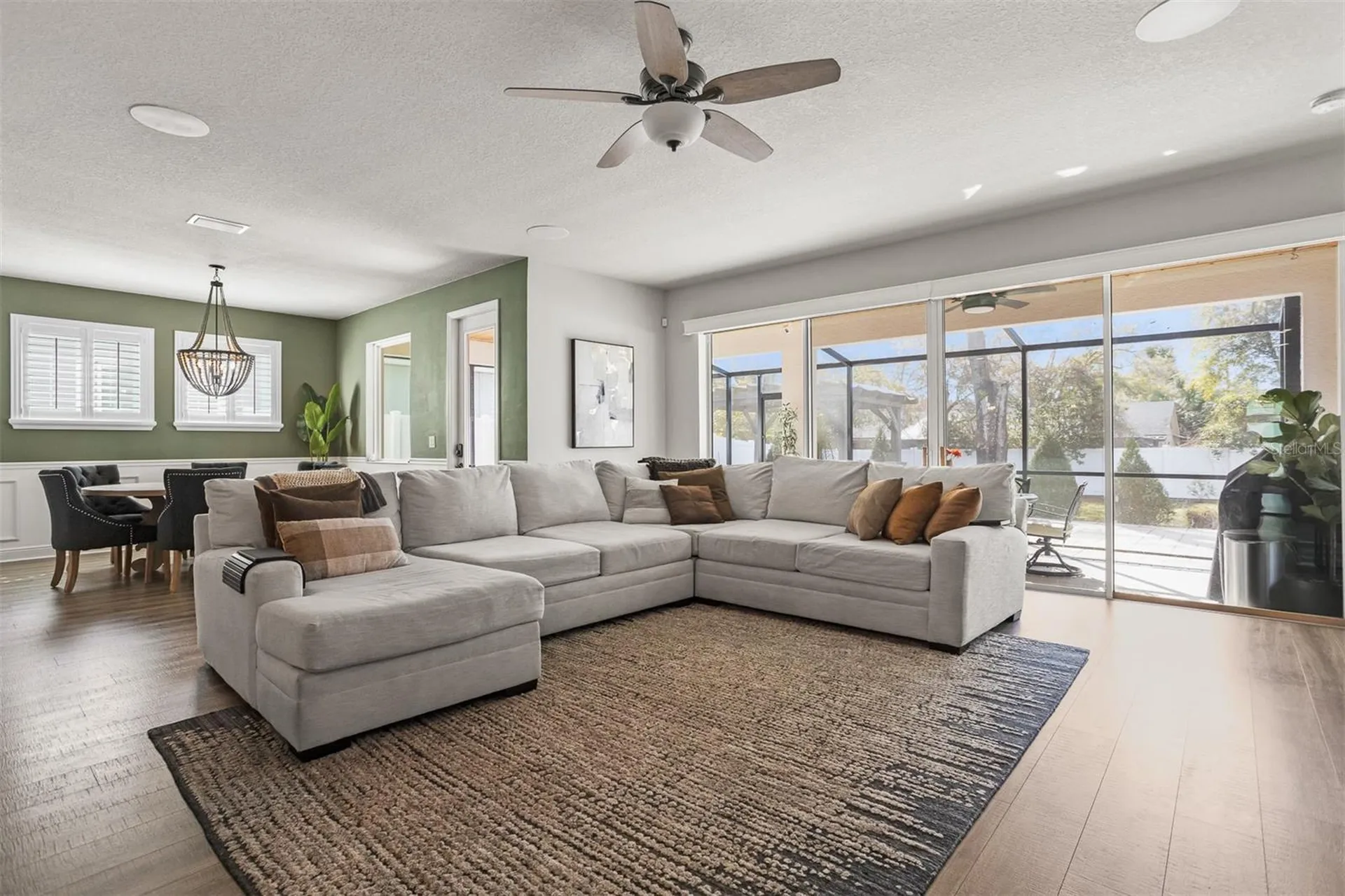 4914 Lakeshore Oaks Court Tampa FL 33624