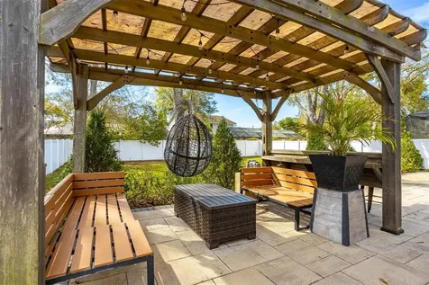 4914 Lakeshore Oaks Court Tampa FL 33624